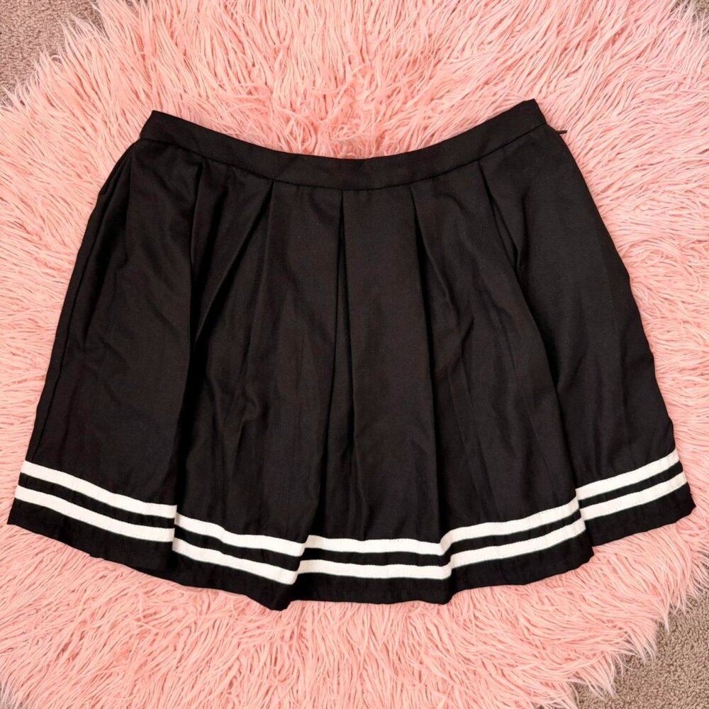 Hot Topic Black & White Pleated Skirt - SOLD